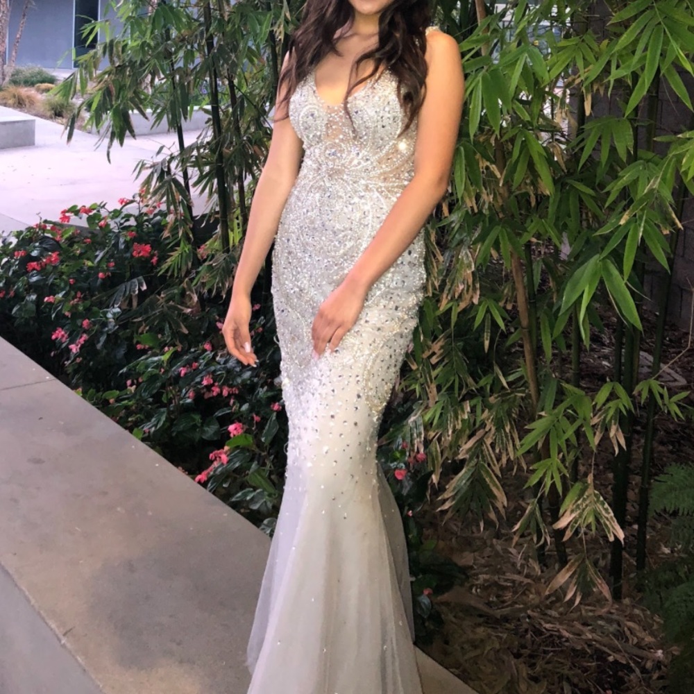 SILVER SHIMMERY PROM DRESS